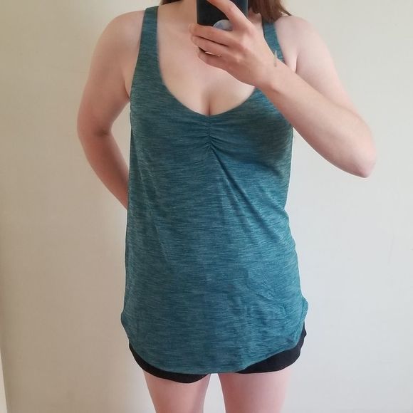 NWOT Lululemon Tank with built in bra Size 8 - Picture 4 of 8